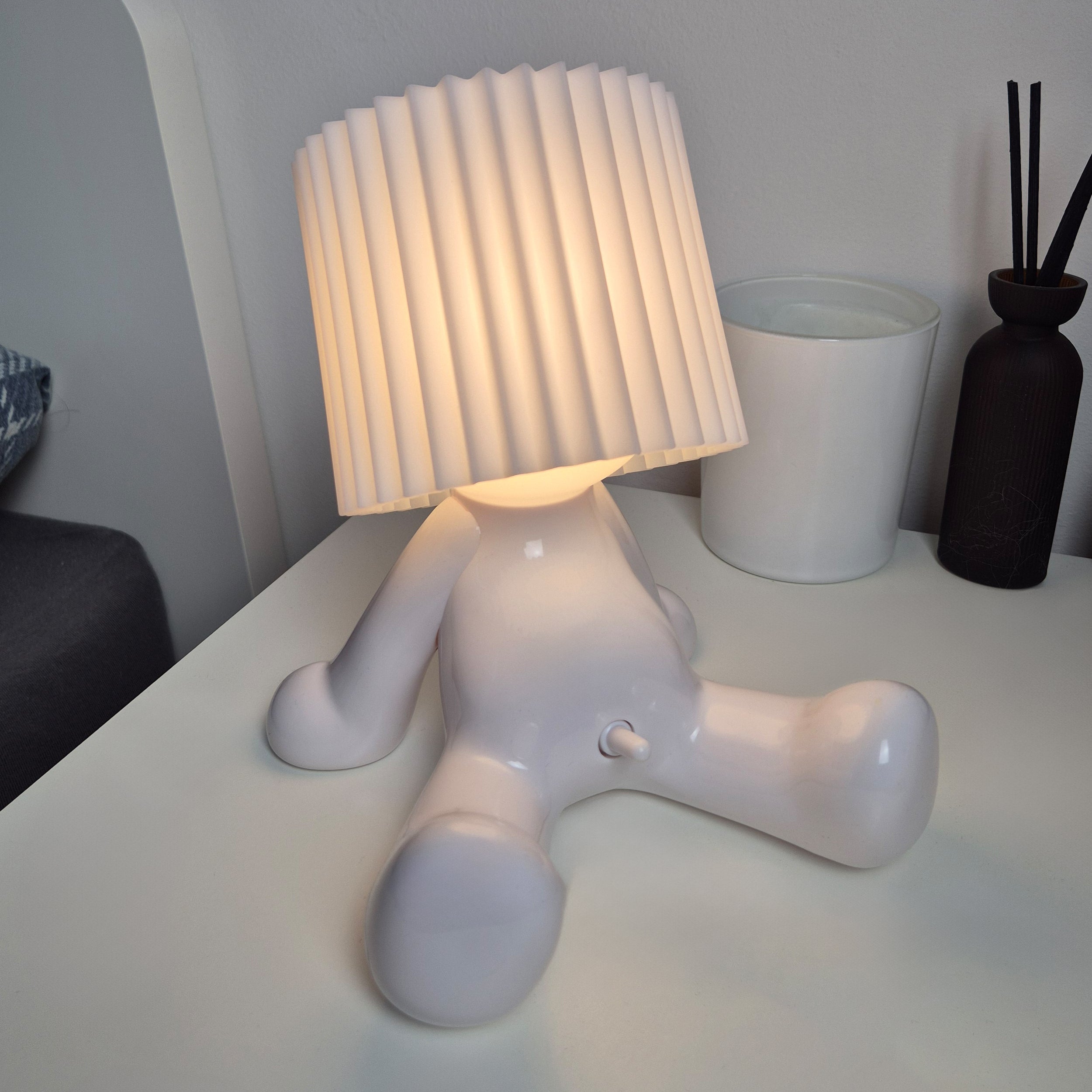 Lamp Larry - Seated